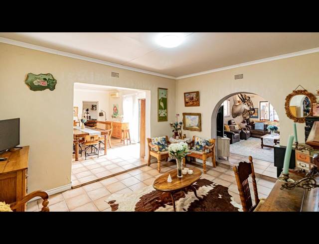 4 BEDROOM FREEHOLD FOR SALE IN BRACKENDOWNS